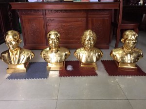 Tượng Chân dung giát vàng
